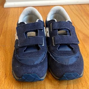 Little Boy’s Saucony shoes